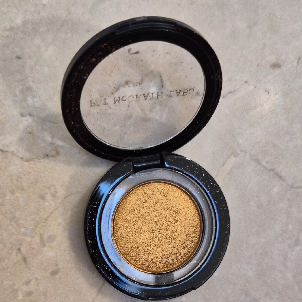 Pat McGrath Luxurious Gold Eyeshadow
